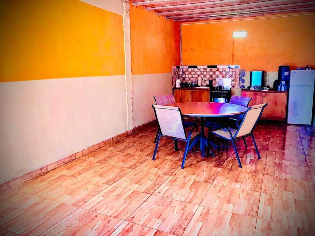 La Escala Aeropuerto Bed & Breakfast Luque Dış mekan fotoğraf